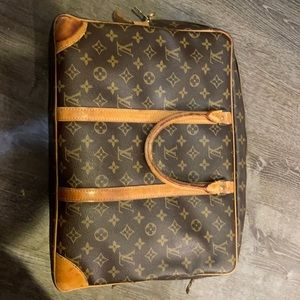 Authentic lv work bag, can be used for laptop.